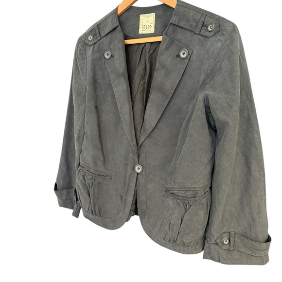 GO Silk Jackets & Blazers - GO BY GO SILK size 6 EUC washable lux Blazer with Military Flair Dark Gray/black